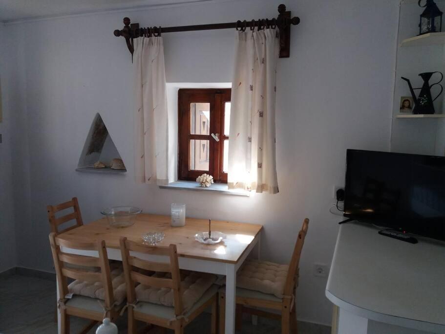 Grandpa Simos' Traditional Guest House Agios Romanos Exterior photo